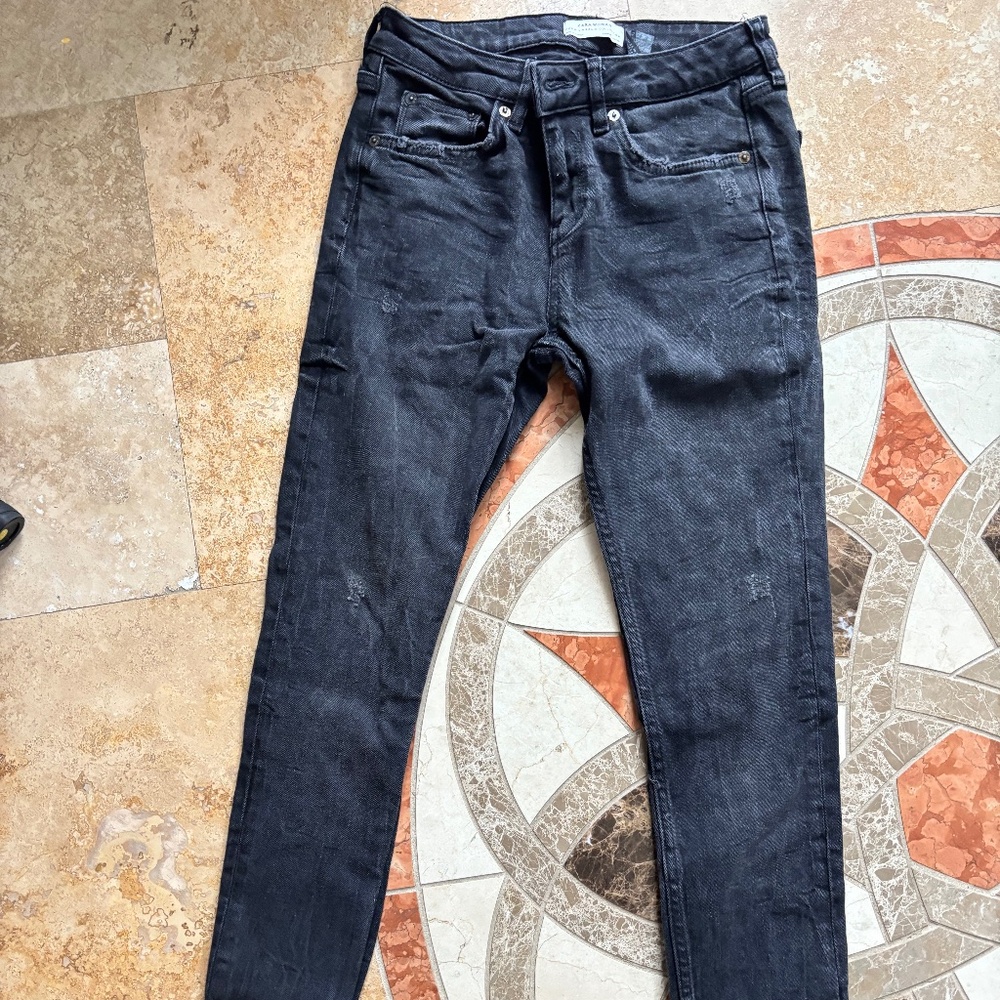 Zara jeans size 4